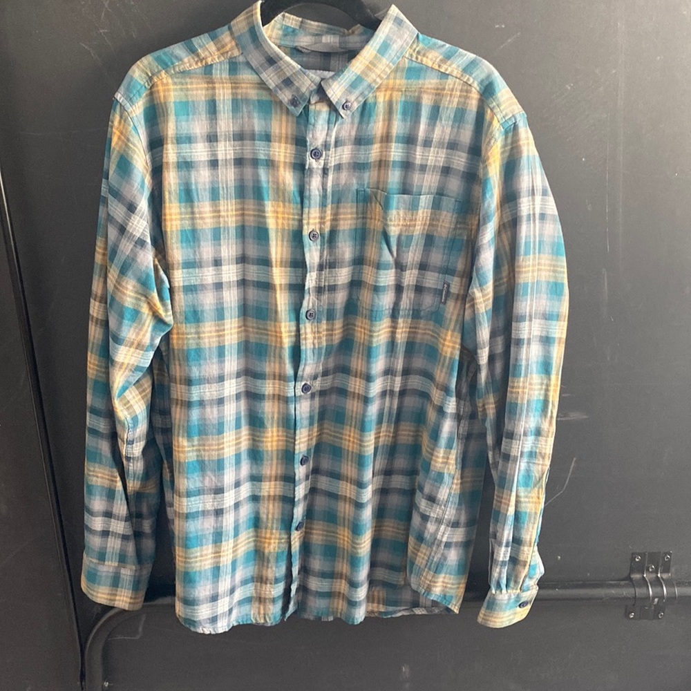 Columbia casual button down shirt